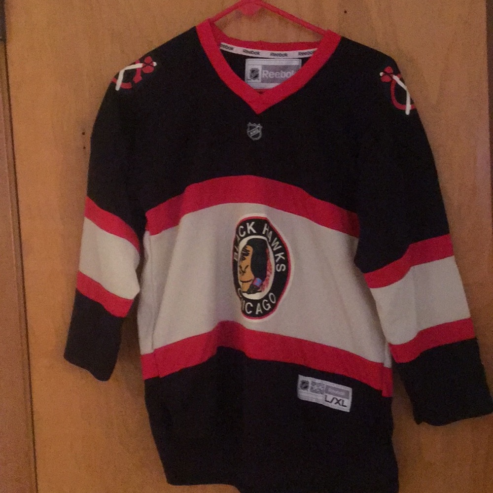 Blackhawks Jersey L/XL-youth